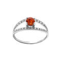 Bagues sur Artemare : Bague en argent rhodi&eacute; avec ambre v&eacute;ritable et deux rangs d'oxydes blancs