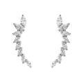 Boucles d'oreille tige en argent rhodi&eacute; pendantes l&eacute;g&egrave;rement incurv&eacute;es par&eacute;es d'oxydes blancs sertis