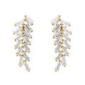 Boucles d'oreille sur Artemare : Boucles d'oreille tige en argent dor&eacute; pendantes avec feuillage navettes d'oxydes blancs sertis