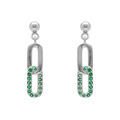 Boucles d'oreille sur Artemare : Boucles d'oreille pendantes tige en argent rhodi&eacute; compos&eacute;es de deux rectangles entrelac&eacute;s un lisse et un par&eacute; d'oxydes verts sertis