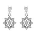 Boucles d'oreille pendantes tige en argent rhodi&eacute; en forme d' etoile orn&eacute;es d'oxydes blancs sertis Artemare