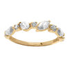 Bague en plaqu&eacute; or sertie d' oxydes blancs de formes vari&eacute;es