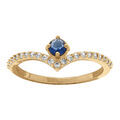 Bague en plaqu&eacute; or forme V vec oxydes blancs et un oxyde central bleu serti