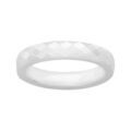 Bagues sur Artemare : Alliance demi-jonc en c&eacute;ramique blanche 4mm avec facettes