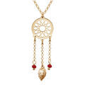 Colliers sur Artemare : Collier en argent et dorure jaune cha&icirc;ne avec pendentif attrape r&ecirc;ve et perles rouge 38+5cm