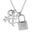 Collier en acier cha&icirc;ne avec pendentifs cadenas, clefs et "&" longueur 38+7cm Artemare