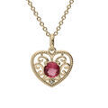 Collier en plaqu&eacute; or cha&icirc;ne avec pendentif forme coeur ajour&eacute;e oxyde fushia 40+4cm