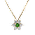 Collier en plaqu&eacute; or cha&icirc;ne avec pendentif marguerite oxydes centre vert fonc&eacute; et contour blancs sertis 40+5cm