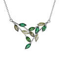 Collier en argent rhodi&eacute; motif feuillage empierr&eacute; avec oxydes verts clair et verts fonc&eacute; longueur 40+5cm Artemare