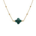 Colliers sur Artemare : Collier en argent dor&eacute; cha&icirc;ne boules et tr&egrave;fle en verre facet&eacute; vert 38+5cm
