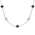 Collier en argent rhodi&eacute; tr&egrave;fle en verre noir et fleurs oxydes blancs 42+3cm Artemare