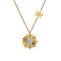Collier en acier dor&eacute; fleur avec strass blancs, 42+5cm Artemare