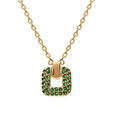 Collier en plaqu&eacute; or avec pendentif carr&eacute; oxydes verts sertis 38+4cm Artemare