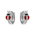 Boucles d'oreille sur Artemare : Cr&eacute;oles en argent rhodi&eacute; articul&eacute;es avec coccinnelle r&eacute;sine rouge et oxydes blancs