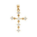 Pendentifs sur Artemare : Pendentif en plaqu&eacute; or croix avec coeurs 22mm x 15mm et oxydes blancs