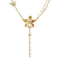 Collier en acier dor&eacute; cravate fleur et papillon et oxyde blanc et perle blanche imitation - 43+5cm