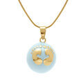 Collier en acier dore bola de grossesse rond 21mm r&eacute;sine bleu ciel et motif pied - 90+20cm Artemare