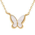 Collier en plaqu&eacute; or papillon en nacre blanche - 42+3cm
