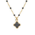 Colliers sur Artemare : Collier en argent dor&eacute; avec boules en r&eacute;sine noire et pendentif tr&egrave;fle en cristal noir - 40+5cm