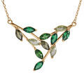 Colliers sur Artemare : Collier en vermeil forme pointe empi&eacute;rr&eacute;e vert clair et vert fonc&eacute; - 40+5cm