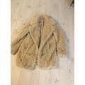 Manteau Jennyfer Manteau fausse fourrure beige clair