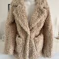 Veste H&M Veste bouclettes
