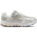 Baskets basses Nike W ZOOM VOMERO 5 Grenoble