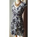 Robe courte Sfera Partager robe habillée noir blanc très chic - sfera - taille M 3 Multicolore Robes sur Grenoble : Robe courte Sfera Partager robe habillée noir blanc très chic - sfera - taille M 3 Multicolore