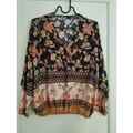 Chemise Desigual Jolie Blouse Desigual col V multicolore sur fond noir Grenoble