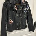 Vestes sur Grenoble : Veste Onado Perfecto noir brod&eacute; fleurs ONADO Noir