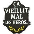 Broches sur Grenoble : Broches Clj Charles Le Jeune Pin's Ca vieillit mal les h&eacute;ros... Noir