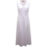 Robe D. Exterior -