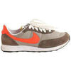 Baskets basses Nike Baskets en daim kakis