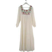 Robe Antik Batik Robe blanche