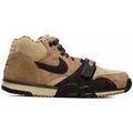 Sports d'hiver sur Grenoble : Boots Nike Air Trainer 1